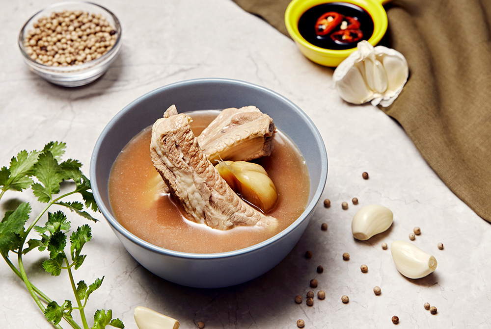 Love Afare’s Teochew Bak Kut Teh Spice – Authentic spice blend inspired by traditional Teochew-style Bak Kut Teh, featuring aromatic white pepper and garlic for a bold and peppery broth.