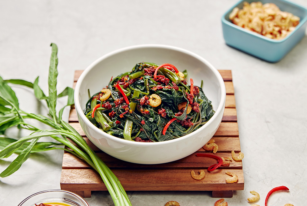 Singapore Sambal Sauce – Rich and spicy sambal sauce made with a blend of chillies, aromatics, and traditional spices, perfect for enhancing seafood, stir-fries, and grilled dishes.